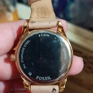 Fossil | Accessories | Fossil Model Number 386 Womans Watch  display picture 2